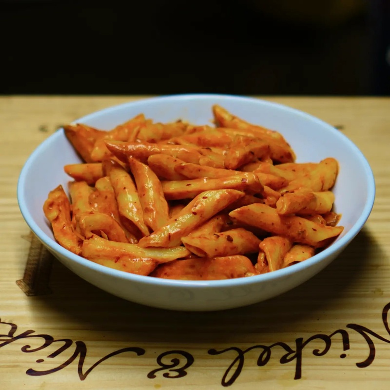Chipotle Mac n’ Cheese n’ Fries Pasta w/ Garlic Bread