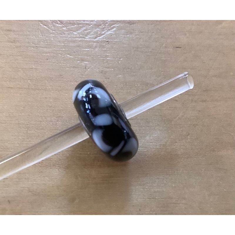 Unique Trollbead Black with white half circles